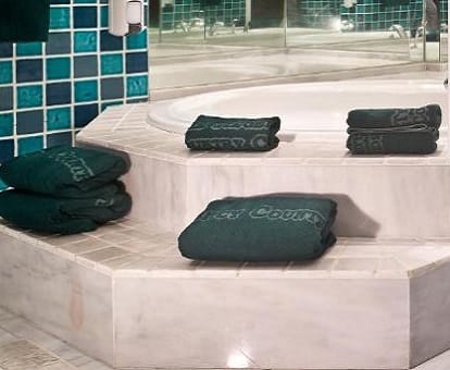 Regency Country Club Apartments Suites