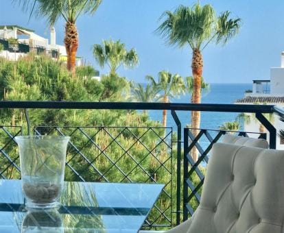 Mi Capricho 9 F Beachfront Complex - Beachside