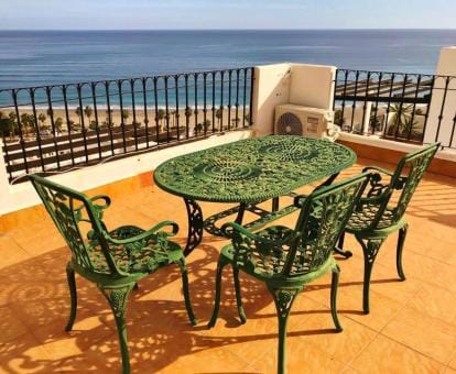 Penthouse with Large Terrace Roof Solarium New King Size Bed A