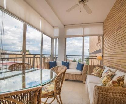 Apartamento con vistas al mar y balneario privado