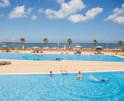 Camping Ampolla Playa