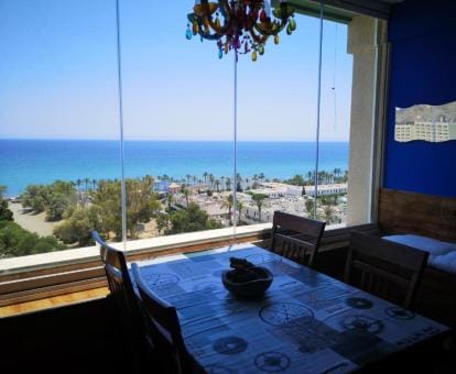 Mirando Al Mar Almería