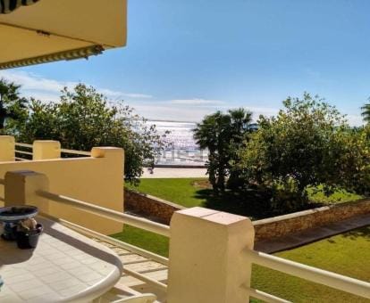 Primera Línea de Mar con Piscina